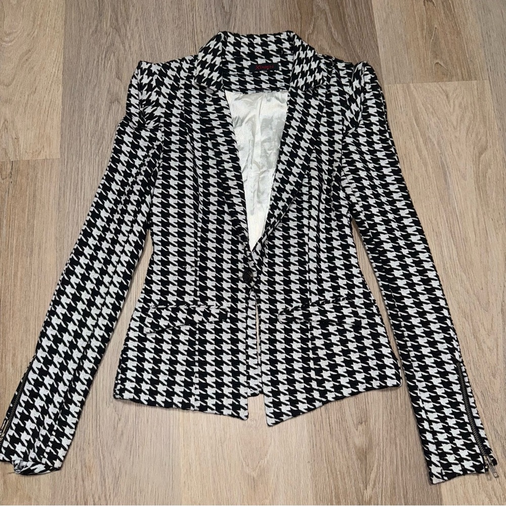 Xtaren Black & White Houndstooth Blazer - Size Small
